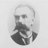 La sua epopea comincia infatti da tutt�altra parte: in una palestra di via Nicolai 4, nel rione Murat. Qui nel 1906 un gruppo di insegnanti di scuola elementare capeggiato da Ercole Accolti Gil d� vita a un �Ricreatorio festivo� dedicato ad Andrea Angiulli (in foto), noto pedagogo pugliese vissuto nell'800